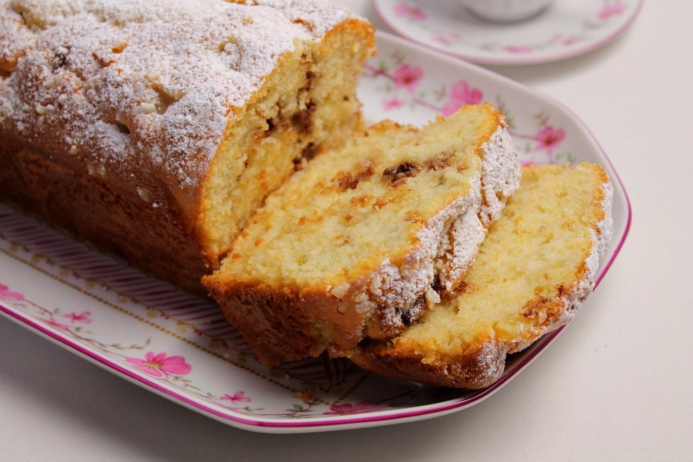 Plumcake alle pere, cocco e cioccolato al latte