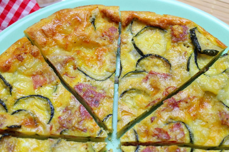 Frittata al forno con zucchine, salame e emmenthal