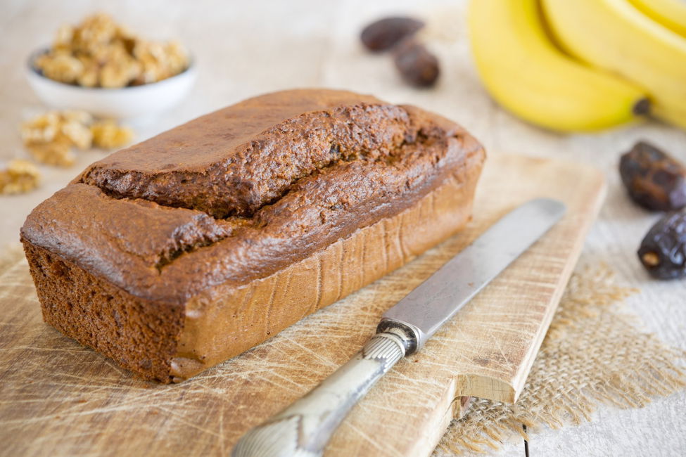 Plumcake rustico senza zucchero con farina di noci, banane e datteri