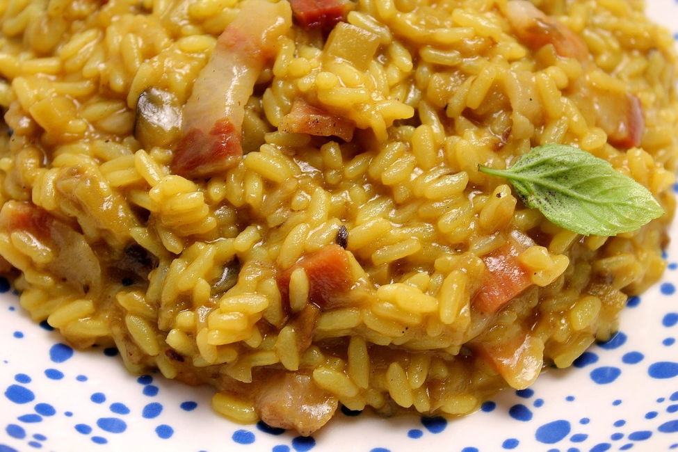 Risotto con melanzane, guanciale e zafferano