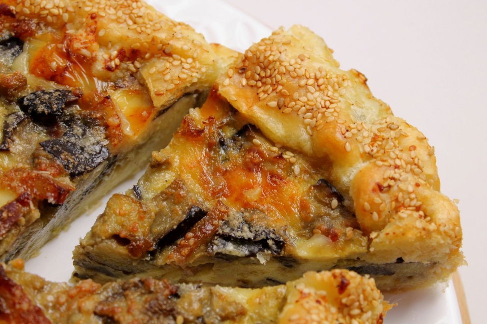 Torta salata con melanzane, guanciale ed Emmenthal