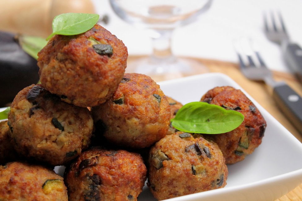 Polpette di carne con zucchine e melanzane