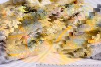 Paccheri freschi con salsiccia, zucchine e ricotta