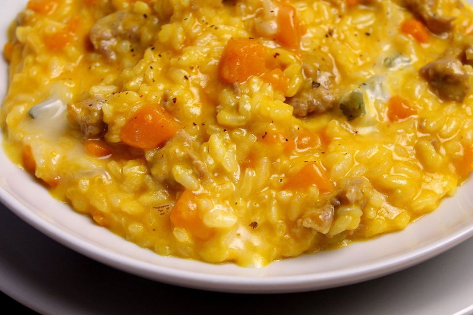 Risotto con zucca, salsiccia e gorgonzola dolce