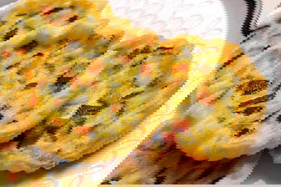 Mini quiches con zucchine, mortadella e Emmenthal