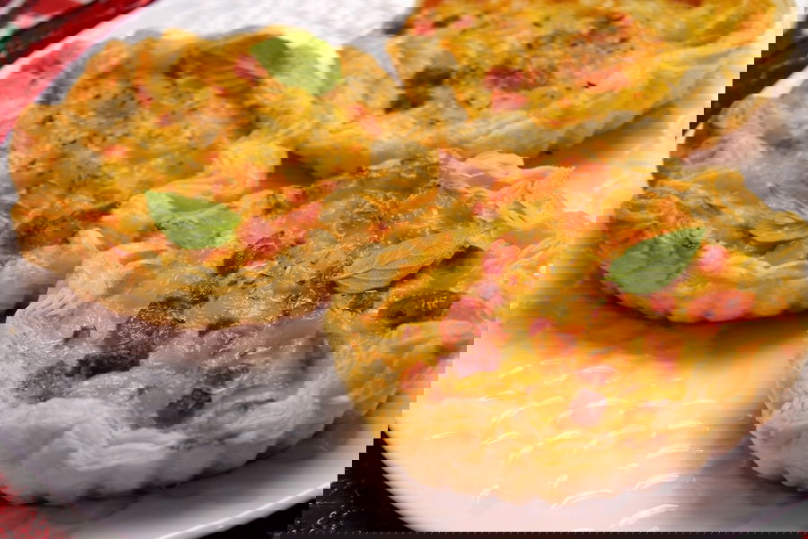 Mini quiches con patate, pancetta e gorgonzola dolce