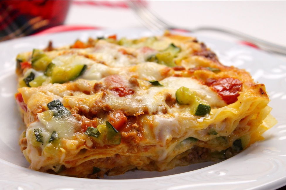 Lasagne con ragù di scottona, zucchine e mozzarella