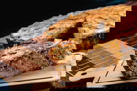 Torta semintegrale di mele, cannella, cacao e cioccolato
