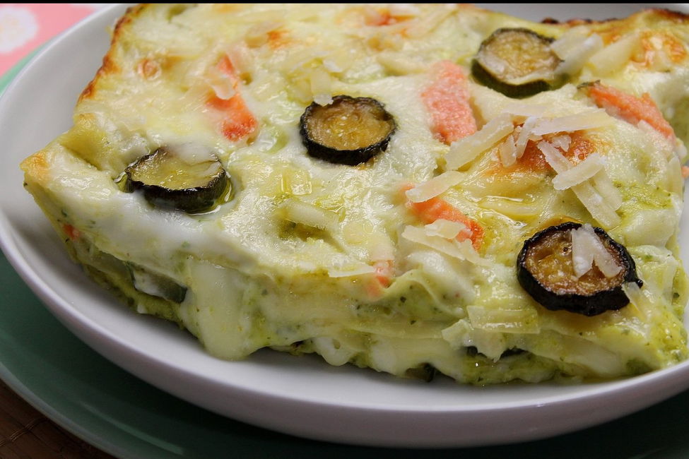 Lasagne con crema di zucchine, salmone affumicato e Asiago