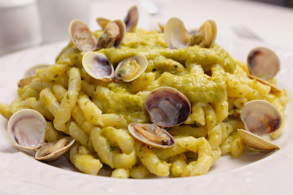 Busiate con crema di zucchine e vongole