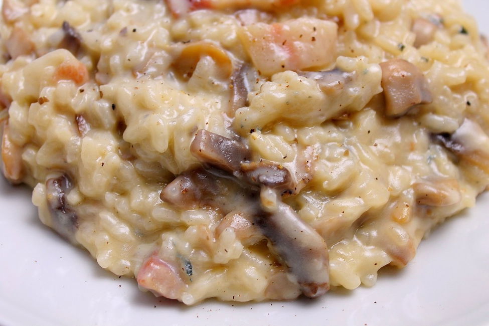 Risotto con funghi, guanciale e gorgonzola
