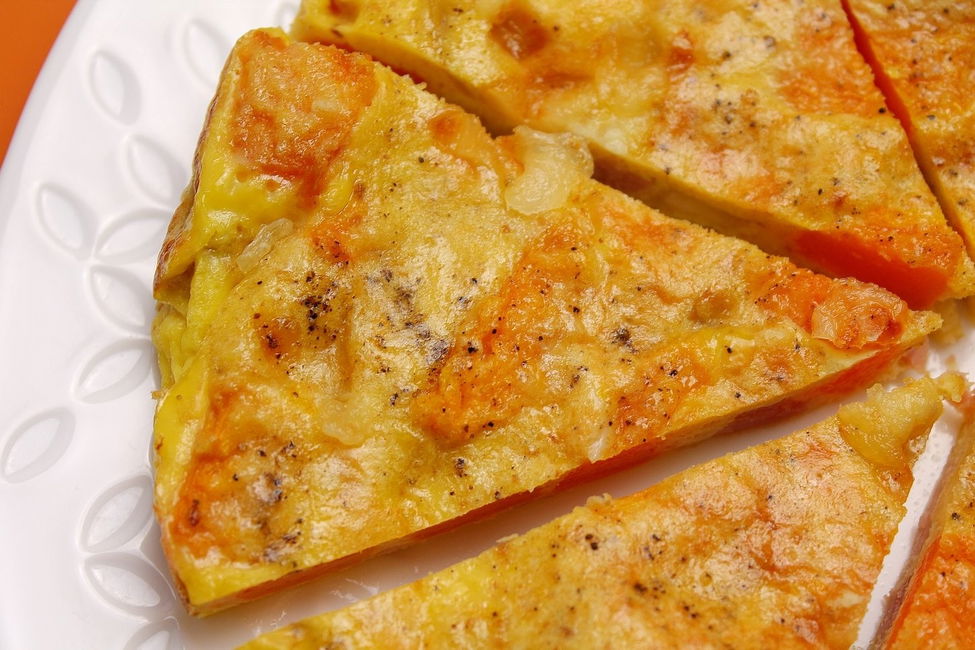 Frittata al forno con zucca, prosciutto cotto e scamorza affumicata