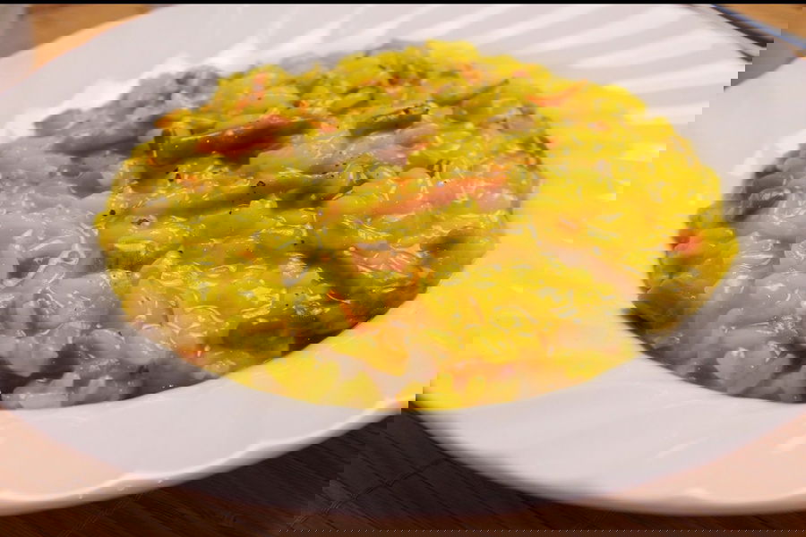 Risotto con asparagi, speck e zafferano