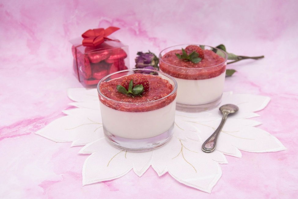 Panna cotta alle fragole con aceto balsamico