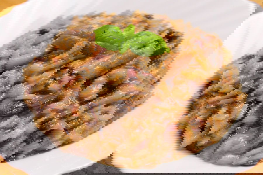 Risotto con radicchio, funghi e guanciale
