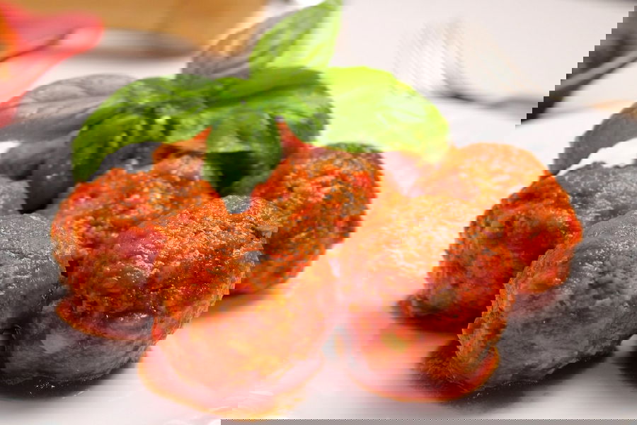 Polpette di carne e funghi al sugo di pomodoro