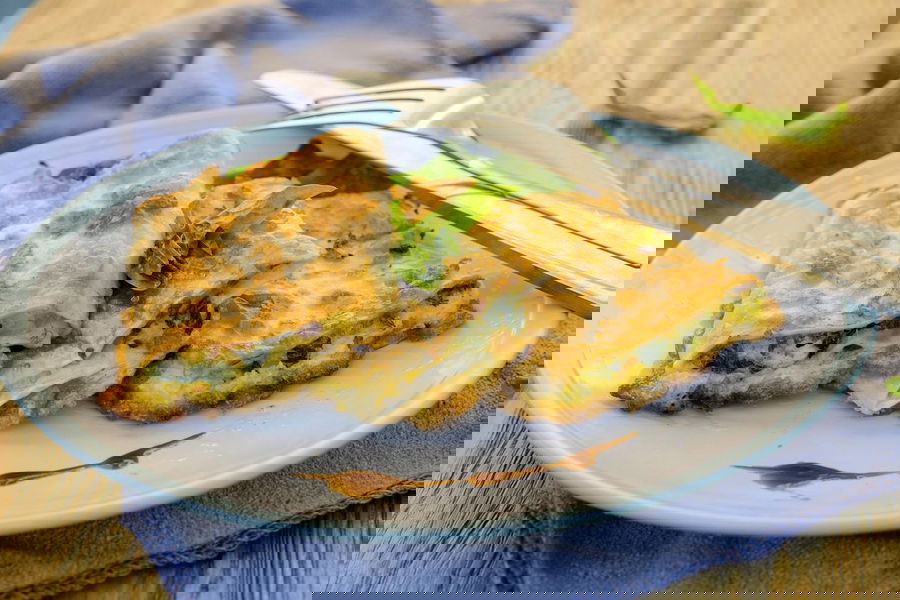 Cannelloni di pita fritti con ricotta e spinaci