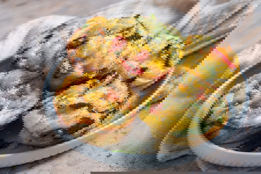 Muffin frittatine con prosciutto, formaggio ed erbette