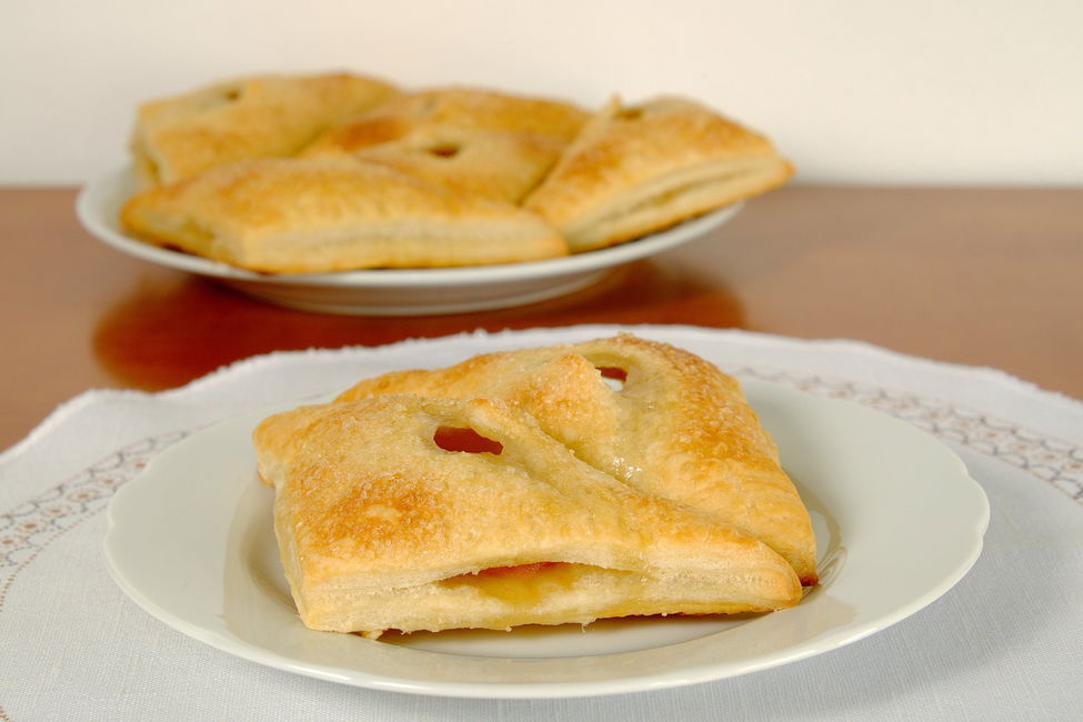 Sfogliette veloci ripiene di albicocche