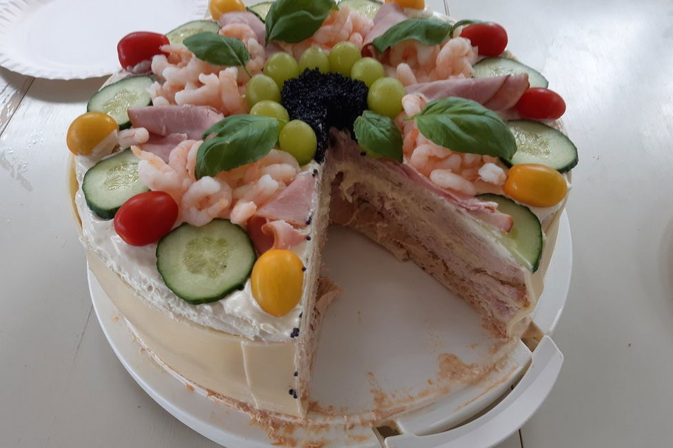 Sandwich cake, la torta salata svedese perfetta per l’estate