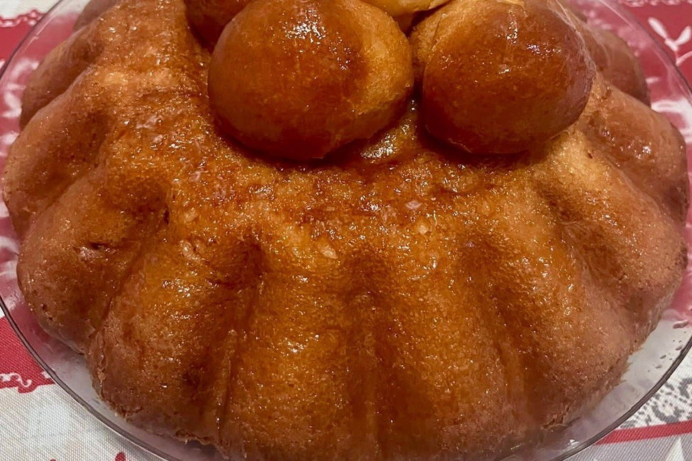 Babà classico napoletano gigante