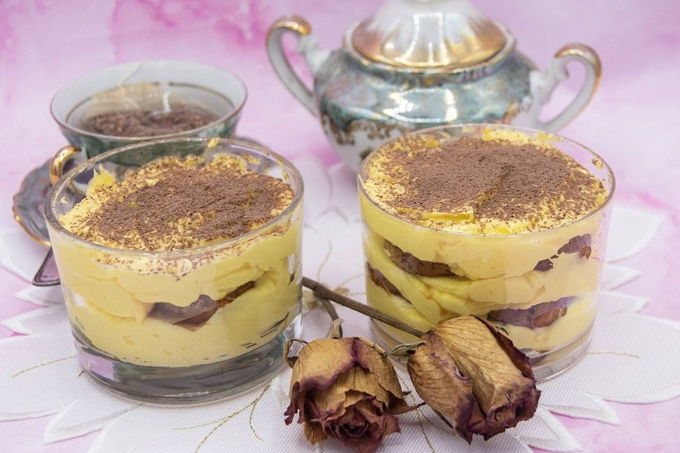 Dolce freddo con crema al burro e amaretti