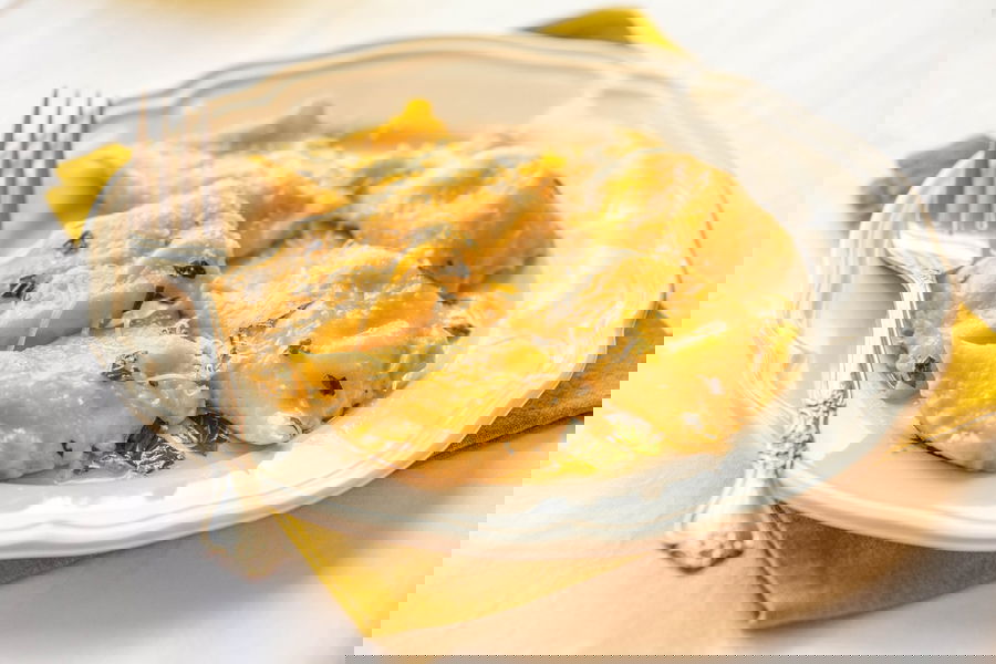 Ravioli di bufala e Parmigiano Reggiano con burro e salvia
