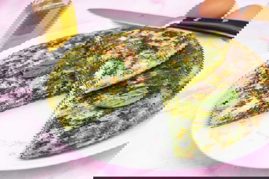 Frittata soffice con cuore di feta e spinaci