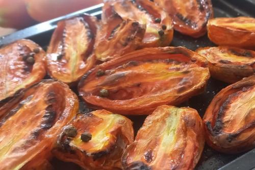 Pomodori arrosto in friggitrice ad aria
