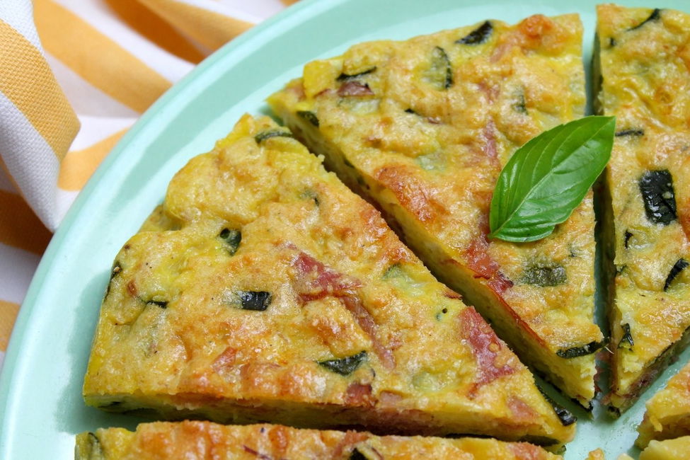Frittata al forno con zucchine, speck e brie