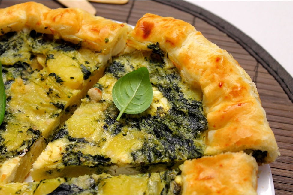 Torta salata con spinaci, patate e feta