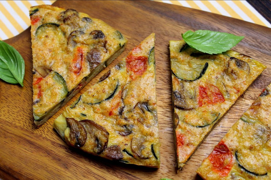 Frittata al forno con zucchine, funghi e pomodorini