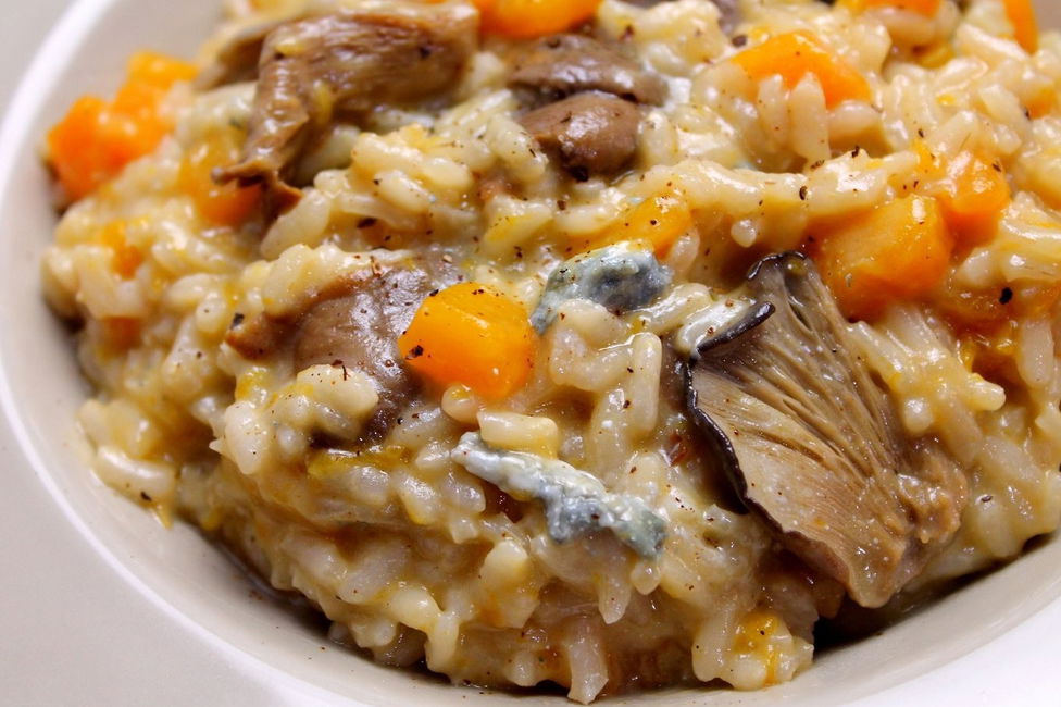 Risotto con zucca, funghi misti secchi e gorgonzola
