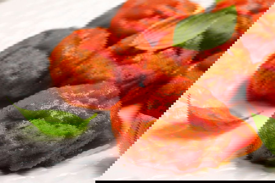 Polpette di melanzane e zucchine al sugo di pomodoro