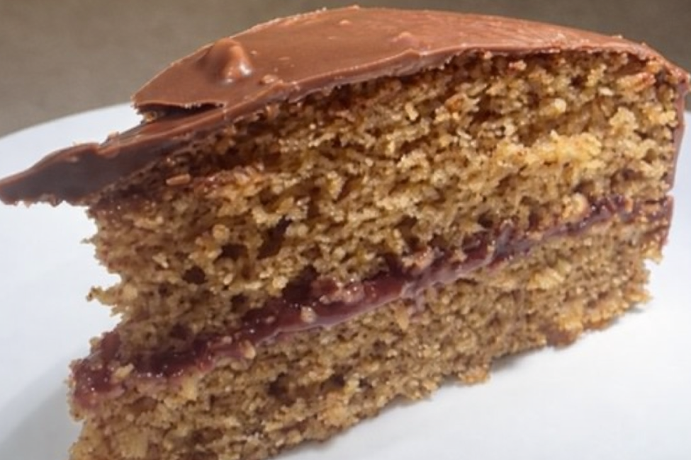 Bacio di bosco: una torta che profuma di nocciole e lamponi