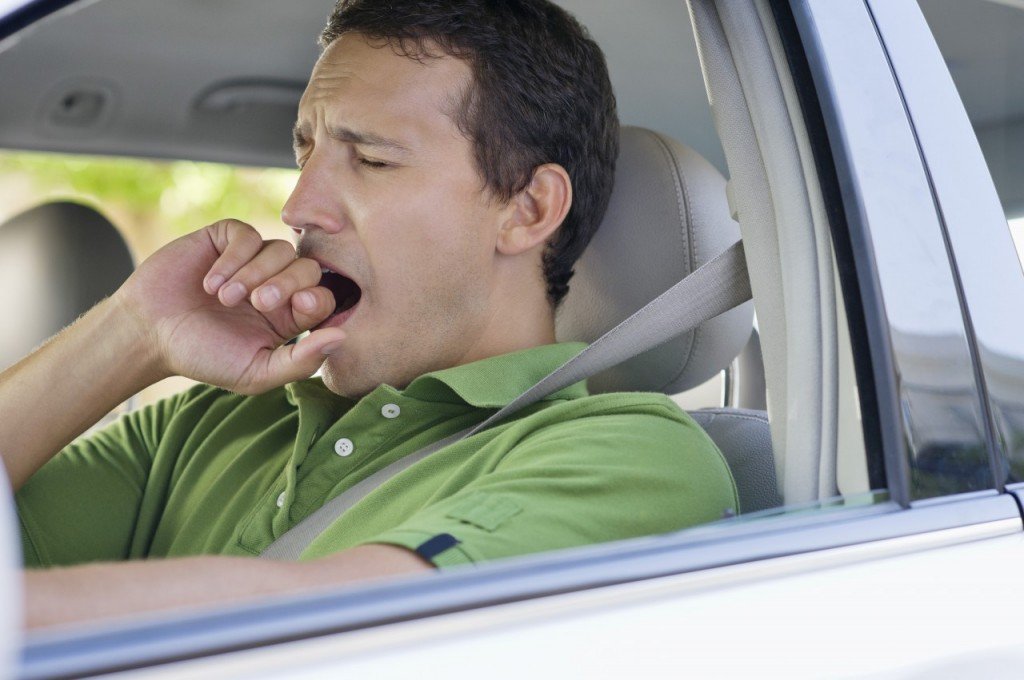 Colpi di sonno: alcuni consigli per non addormentarsi alla guida