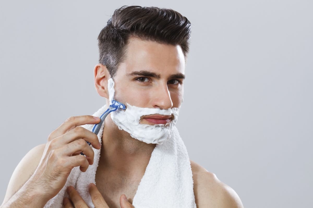 Come farsi la barba per una rasatura perfetta