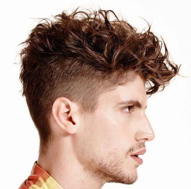 Come fare i capelli ricci: ecco i tagli perfetti per l'uomo