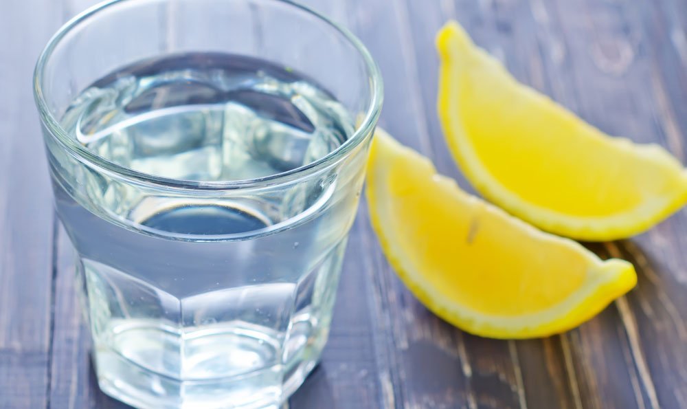 Acqua e limone al mattino: come depurarsi in modo naturale