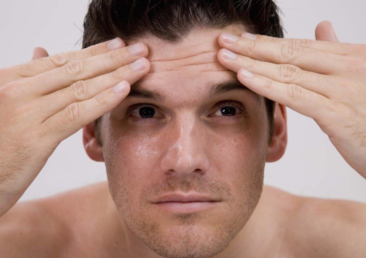 Pori dilatati sul viso: le cause ed i rimedi per l'uomo