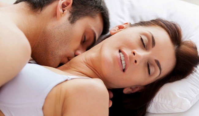 Orgasmo femminile: perchè le donne spesso fingono?