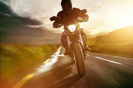 Come guidare una moto: i consigli per imparare