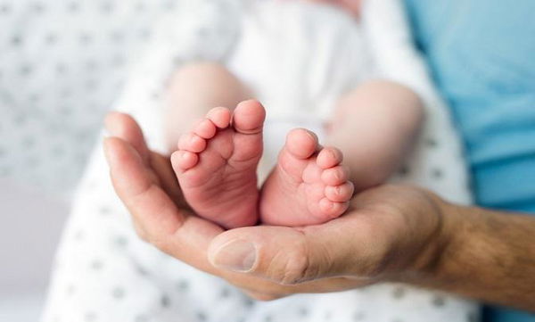 Papà in sala parto: regole e consigli per mantenere la calma