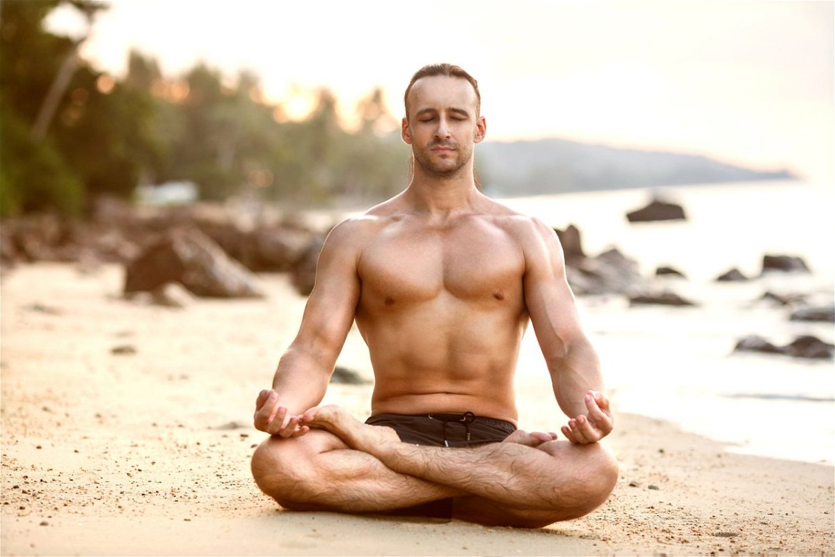 Per dimenticare un grande amore è importante distrarsi: lo yoga è un ottimo rimedio