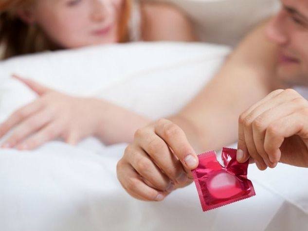 Come fare sesso la prima volta: mai senza il preservativo