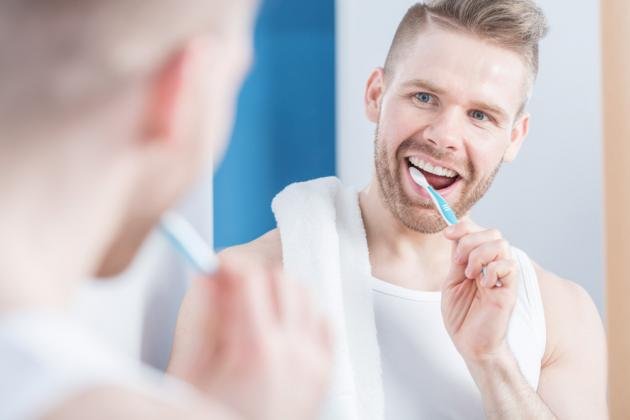 Come sbiancare i denti in modo naturale
