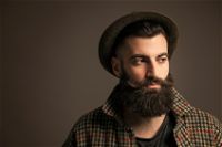 Barba hipster corta o lunga: come curarla e consigli utili