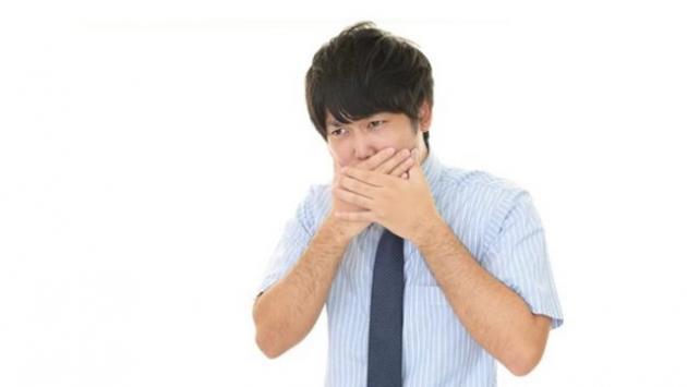 Ecco come curare il mal di stomaco in poche, semplici mosse senza medicinali