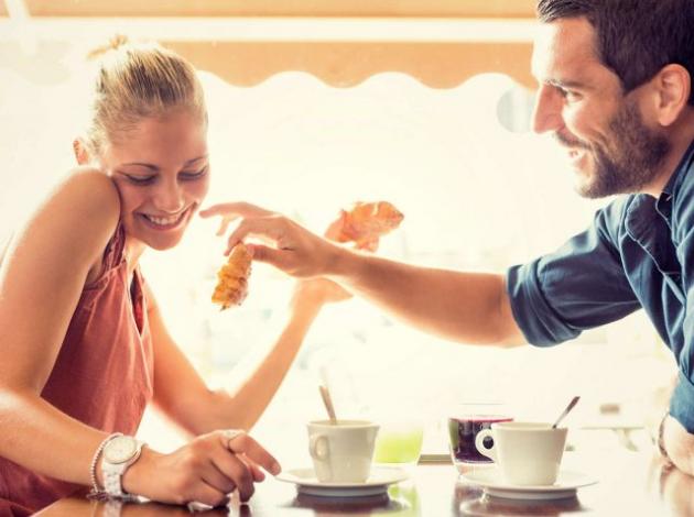 Come approcciare una donna in pubblico, ed andare via col numero di telefono