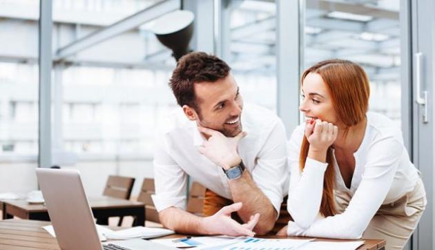 Come approcciare una donna in pubblico, ed andare via col numero di telefono